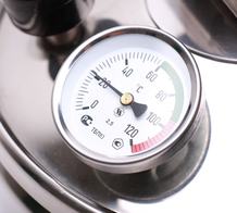 Биметаллический термометр в крышке