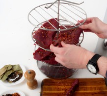 Мясо для копчения на решетке
