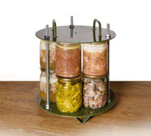 банки с продуктами в прижимной кассете