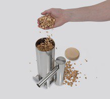 Дымогенератор Меркель Премиум и щепа в нем