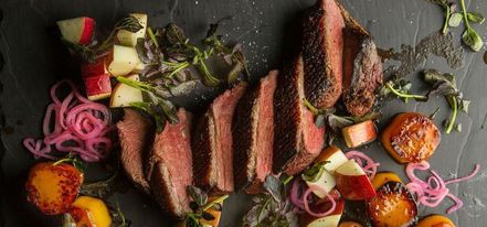 мясо домашнего копчения с овощами