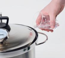 Гидрозатвор с водой